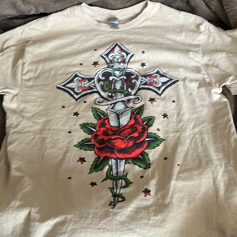 Cream graphic tee/shirt Rose cross